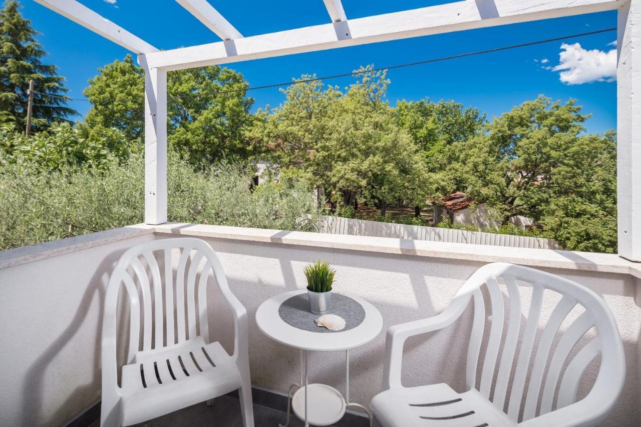 Martina Guest House Porec Bagian luar foto
