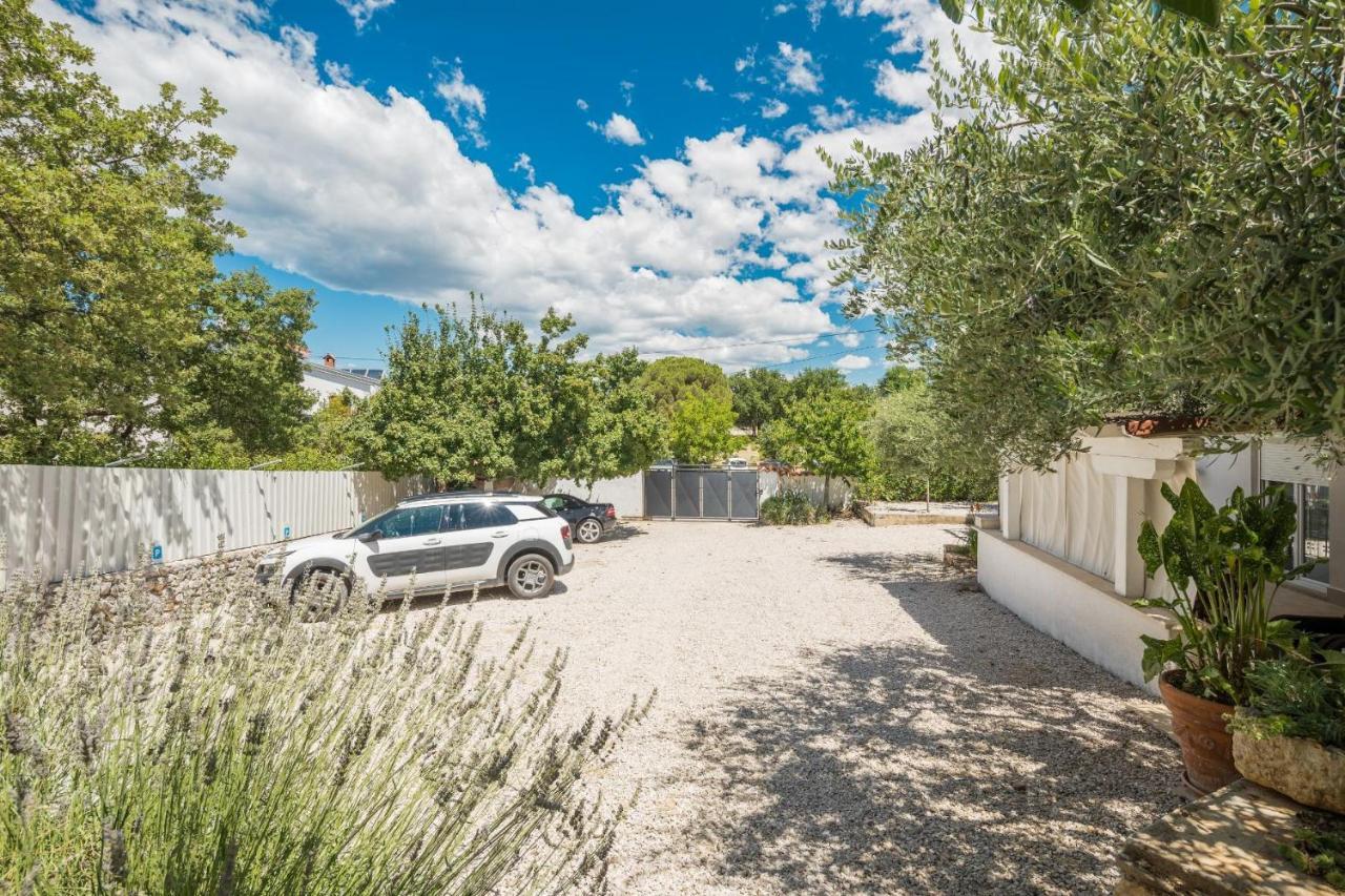 Martina Guest House Porec Bagian luar foto