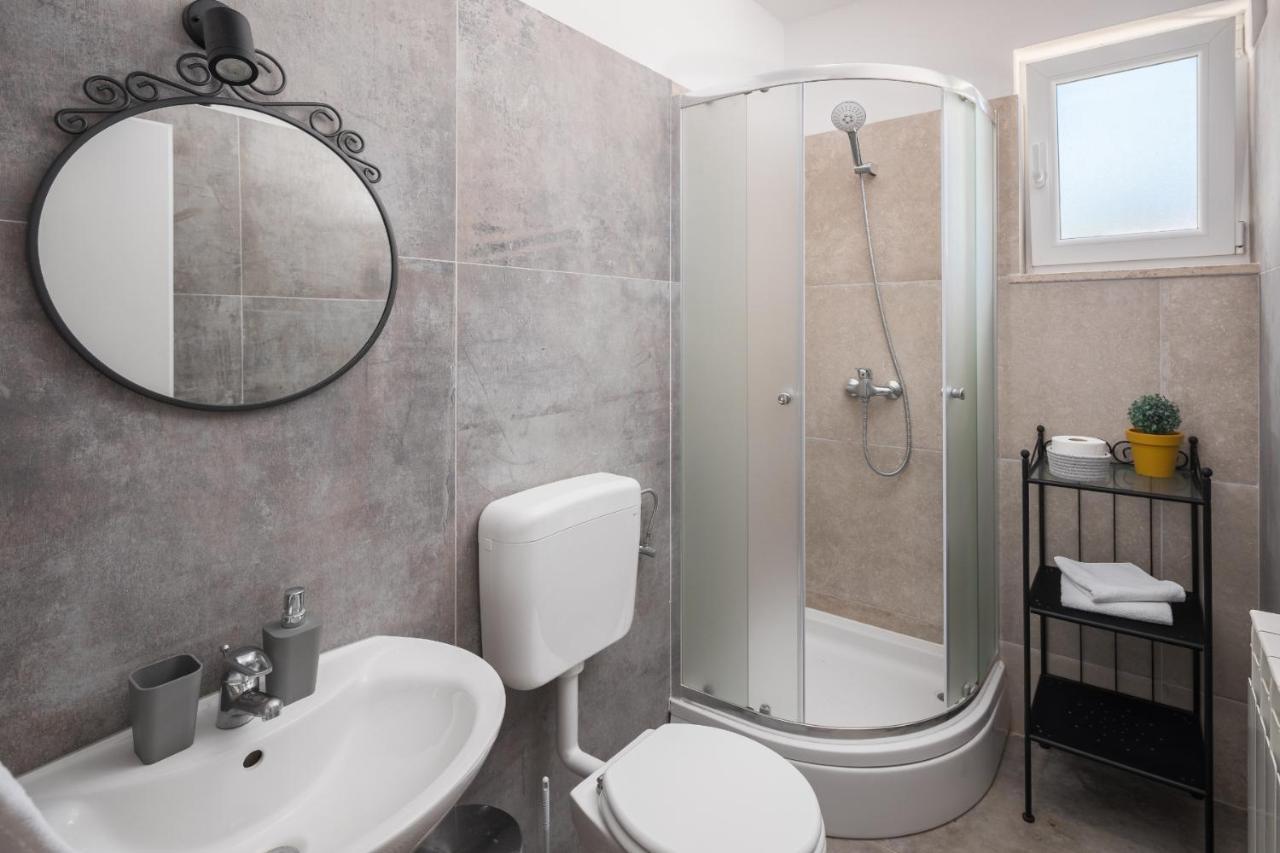 Martina Guest House Porec Bagian luar foto